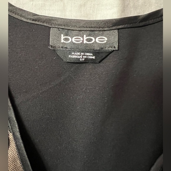 NWOT Bebe Cropped Top w/ Lace Overlay SzS - Picture 4 of 6